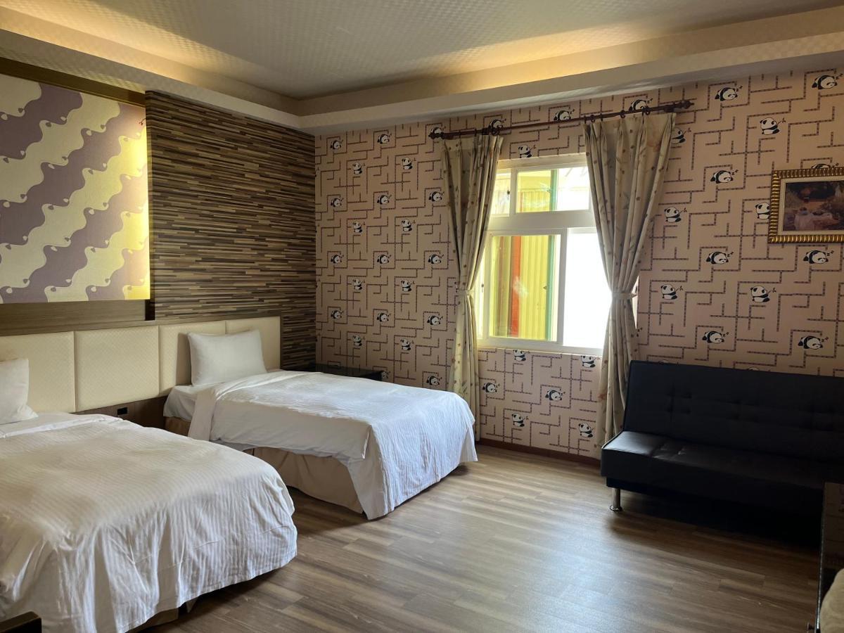 Hua Xiang Motel - Fengshan Kaohsiung Extérieur photo