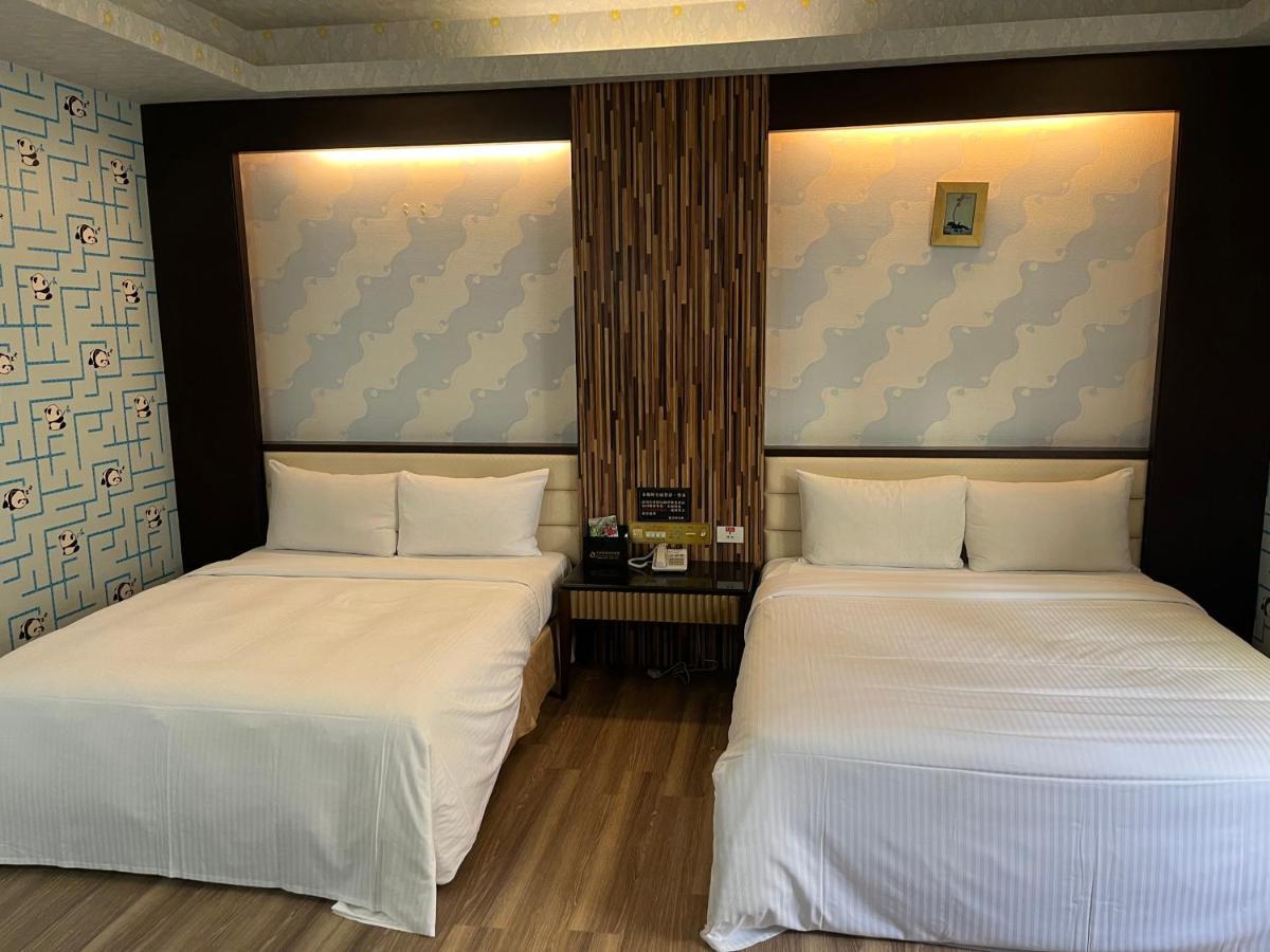 Hua Xiang Motel - Fengshan Kaohsiung Extérieur photo
