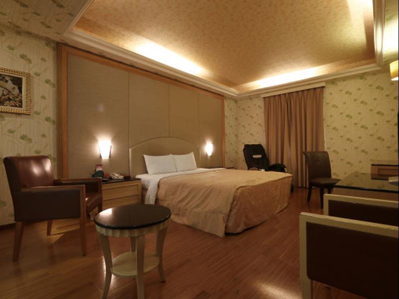 Hua Xiang Motel - Fengshan Kaohsiung Extérieur photo